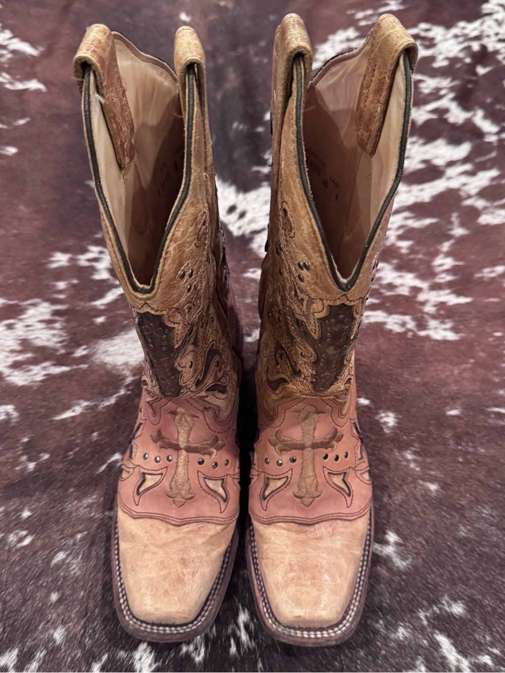 Corral Women's Antique Saddle Metal Cross Square Toe Cowgirl Boots